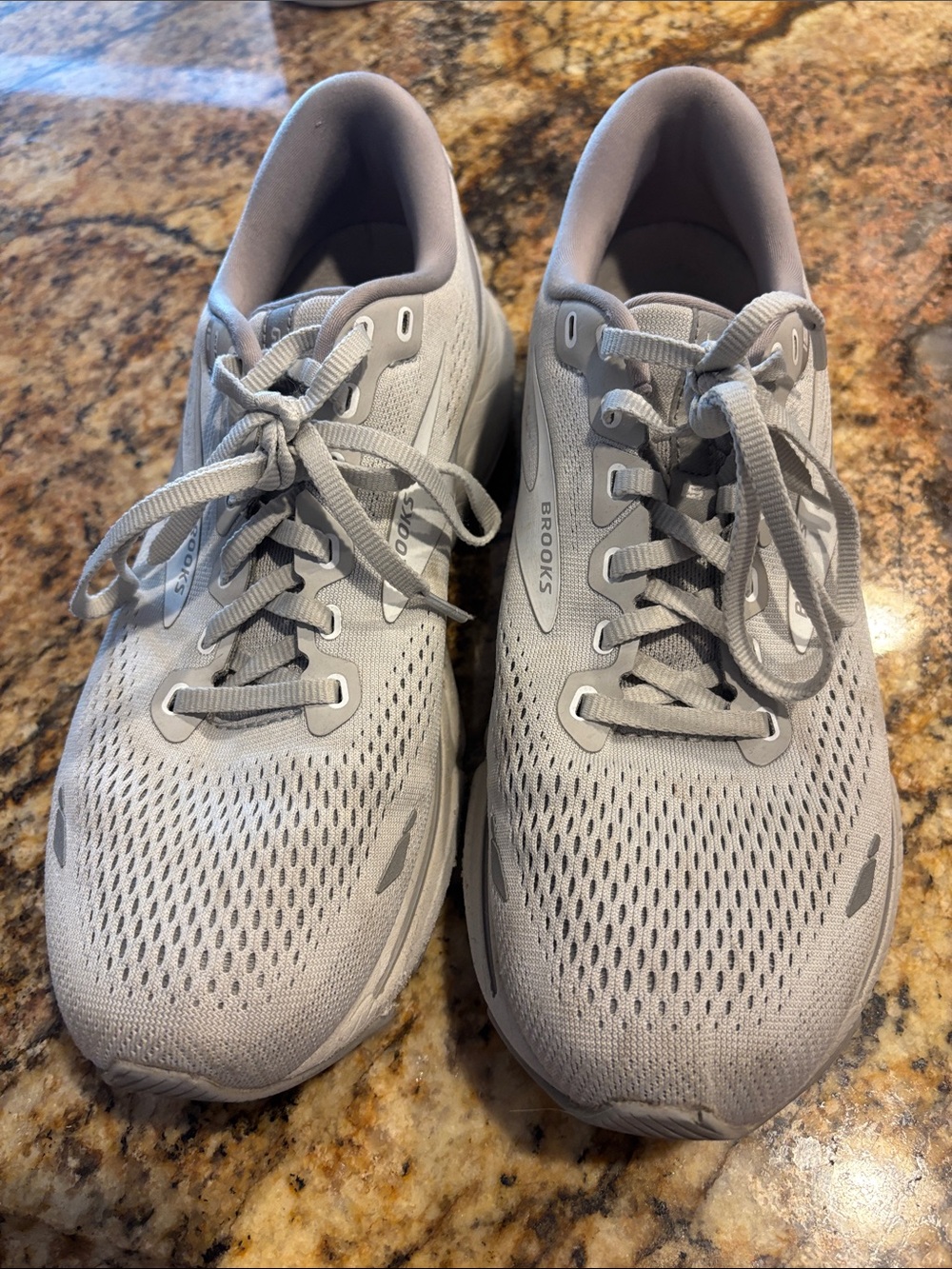 Brooks WoMen's Athletic Running Shoes in Light Gray